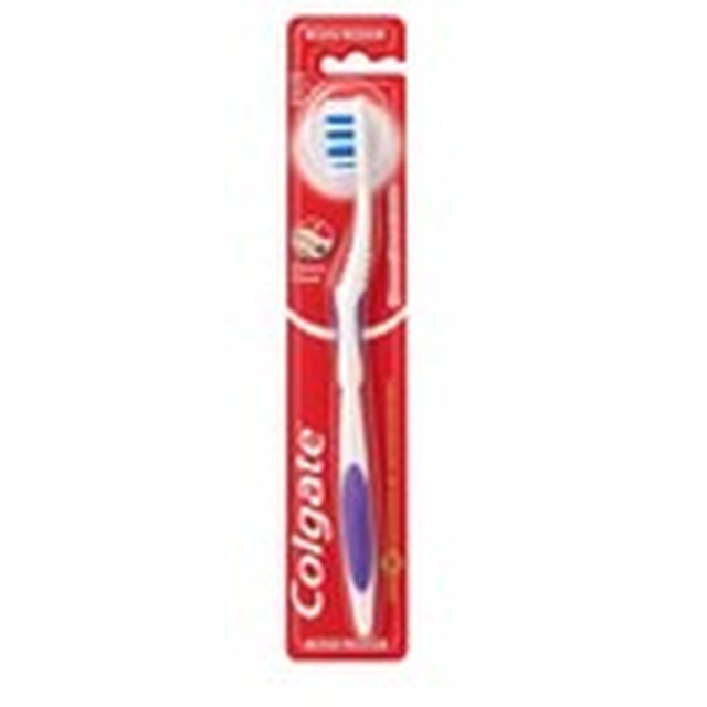 Colgate Classic Clean Medium Toothbrush