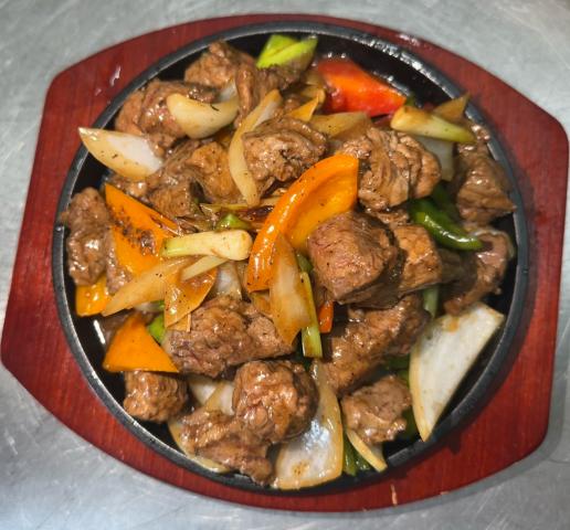 Sizzling Black Pepper Beef Cubes