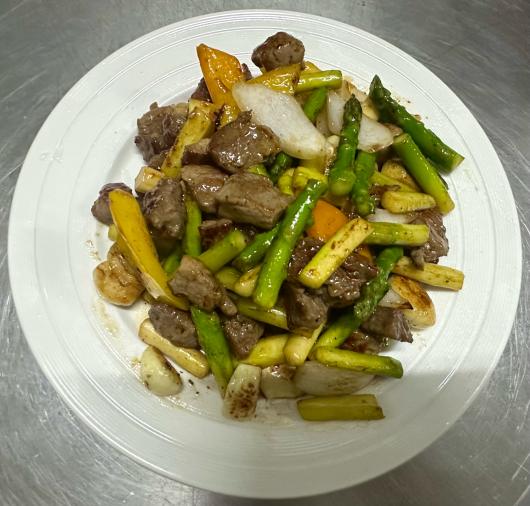 Asparagus Stir-fry with Tender Diced Beef