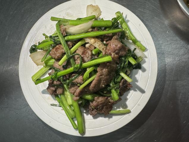 Choy Sum Stir-fry with Beef