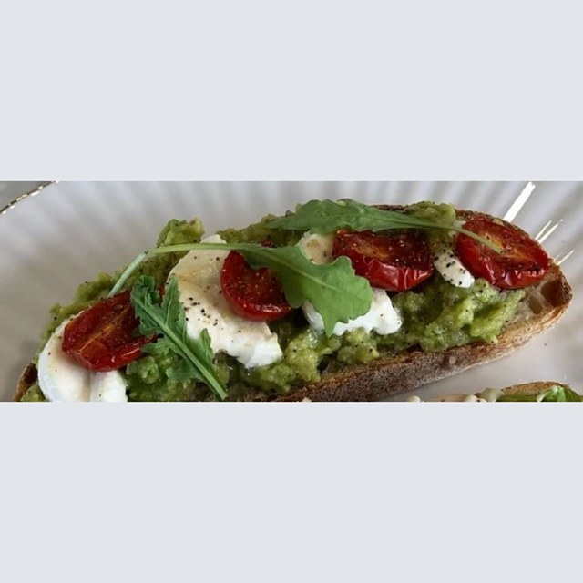 Avocado & Oven Tomato Sandwich